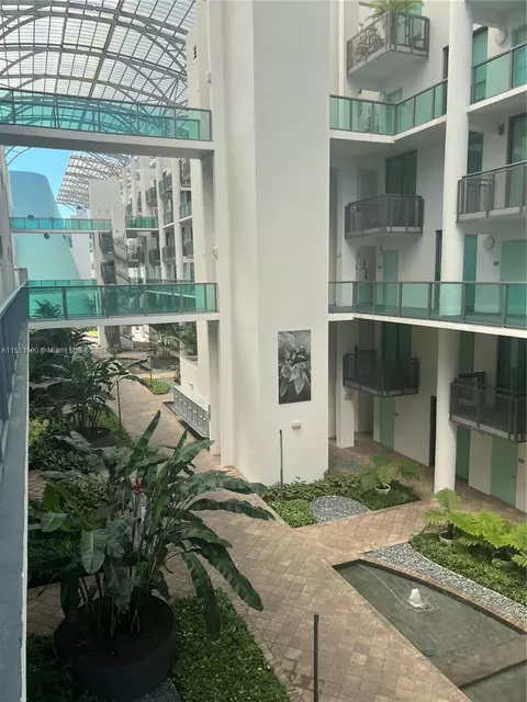 6000 Collins Ave #319, Miami Beach, FL 33140
