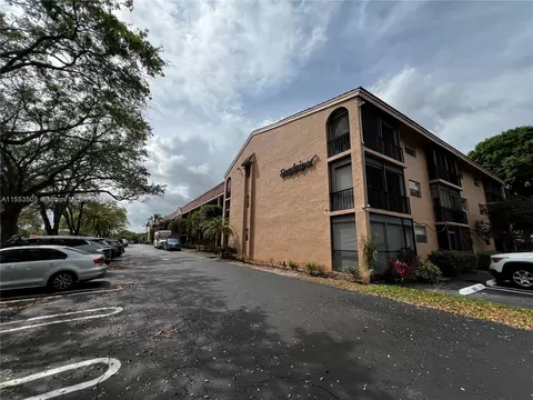 2700 Coral Springs Dr #313, Coral Springs, FL 33065