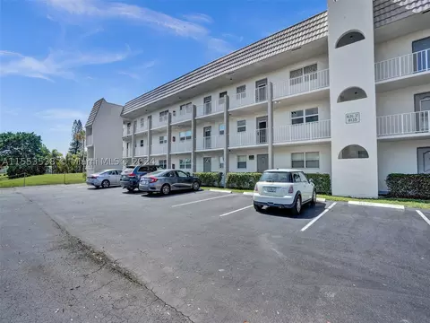 8135 Sunrise Lakes Blvd #204, Sunrise, FL 33322