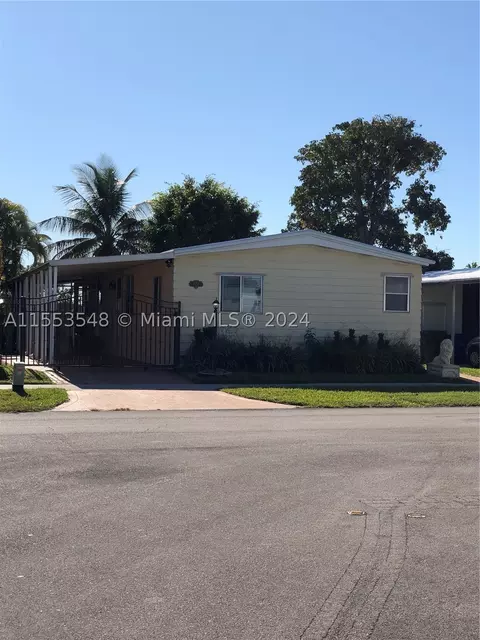 21702 N Heritage Cir, Pembroke Pines, FL 33029