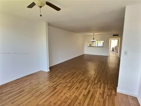 9557 N Belfort Cir #210, Tamarac, FL 33321