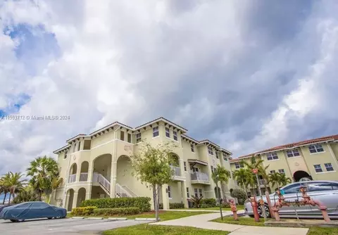260 NW 109th Ave #101, Miami, FL 33172