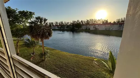 2701 E Sunrise Lakes Dr #312, Sunrise, FL 33322