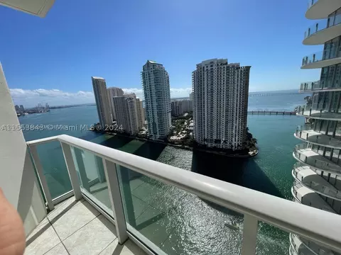 300 S Biscayne Blvd #T-2406, Miami, FL 33131