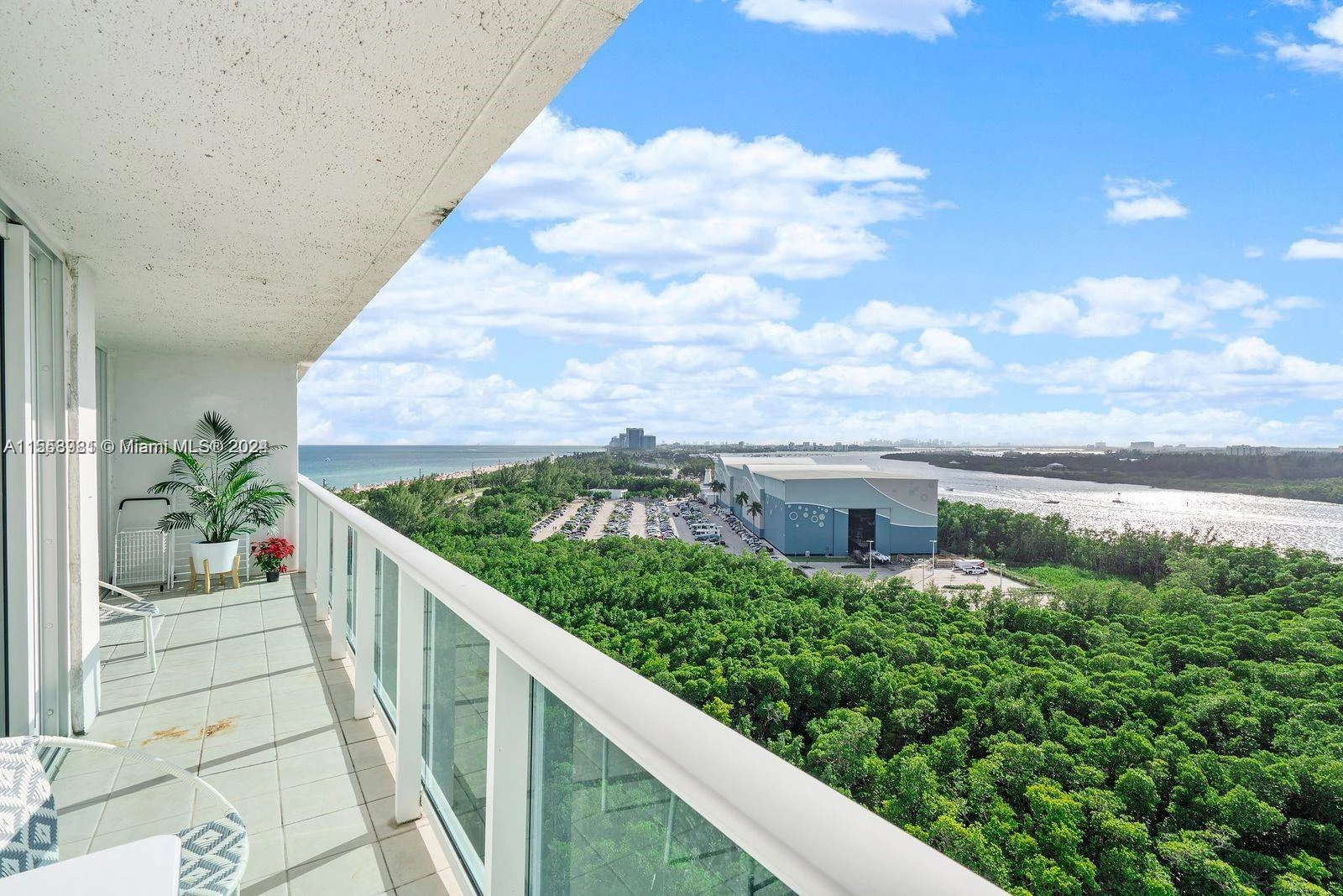 100 Bayview Dr Unit 1418