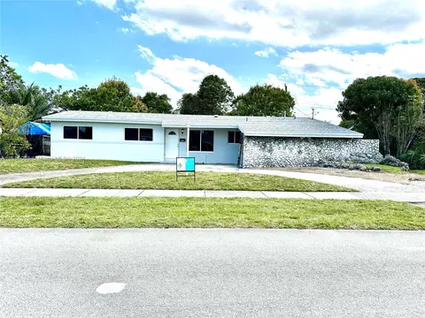2020 NW 189th Ter, Miami Gardens, FL 33056
