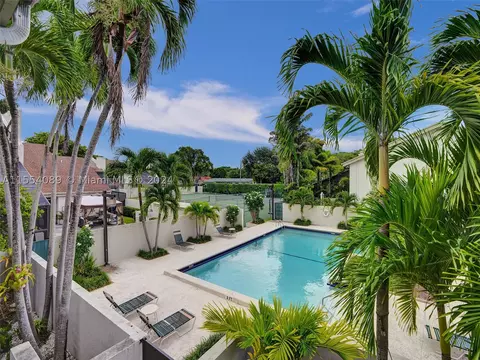 7065 SW 67th Ave #13, South Miami, FL 33143