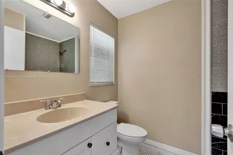 Bath - 4488 SE Salvatori Rd, Stuart, FL 34997 photo 2 of 2