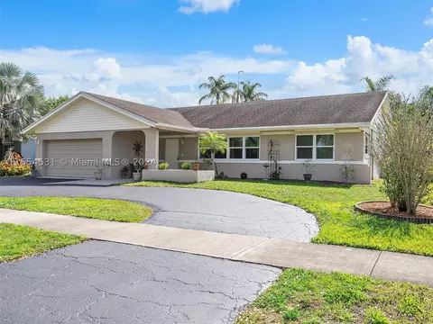 5712 SW 118th Ave, Cooper City, FL 33330