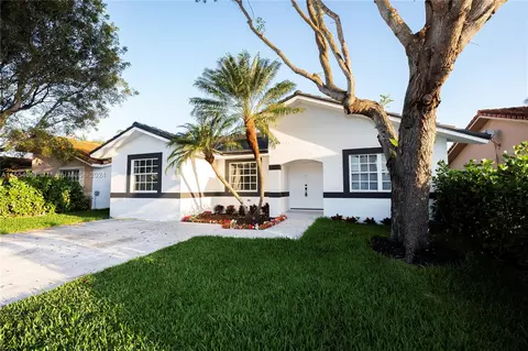 13541 SW 182nd St, Miami, FL 33177