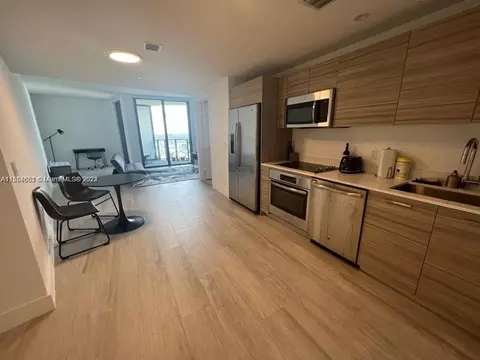 121 NE 34th St #2014, Miami, FL 33137