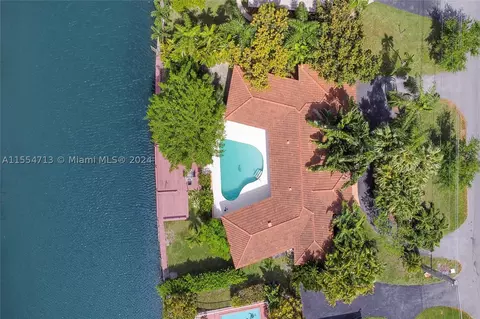 5000 Riviera Dr, Coral Gables, FL 33146
