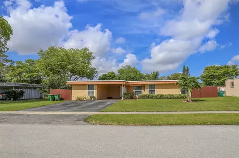 7805 NW 68th Ter, Tamarac, FL 33321