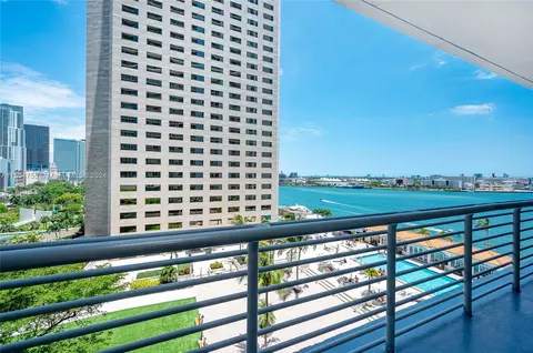 335 S Biscayne Blvd #1204, Miami, FL 33131