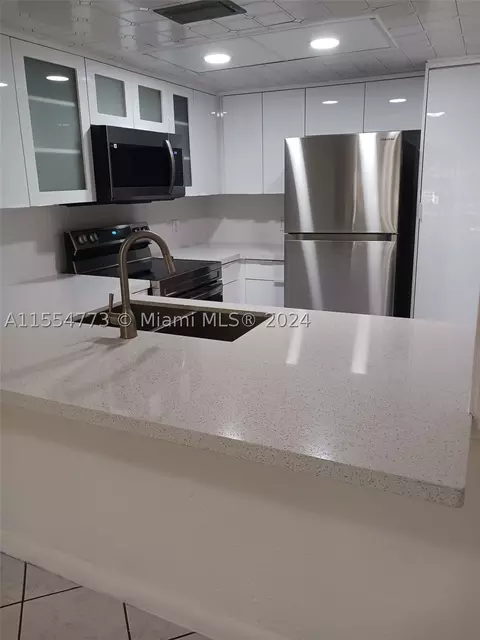 421 SE 10th St #A103, Dania Beach, FL 33004