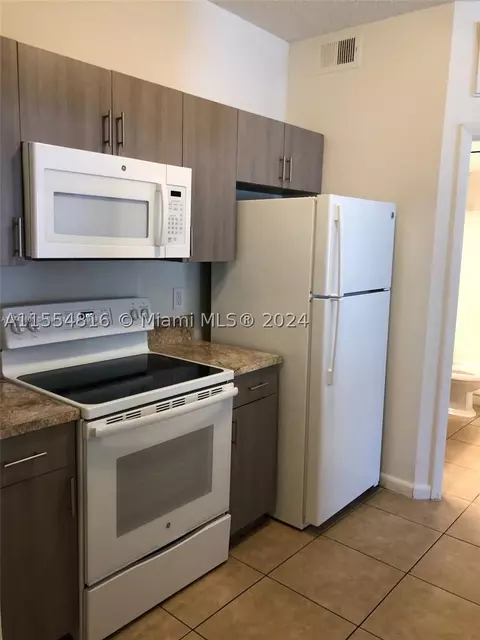 18310 NW 68th Ave #F, Hialeah, FL 33015