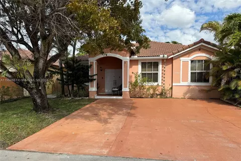 19501 NW 77th Ct, Hialeah, FL 33015