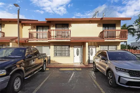 2201 W 52nd St #102, Hialeah, FL 33016