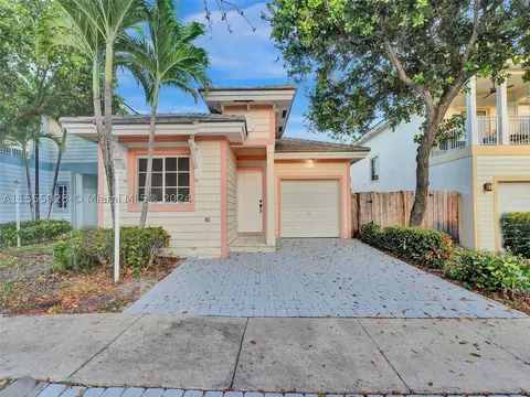 375 NE 31st Ter, Homestead, FL 33033
