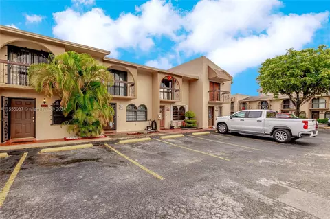 1044 W 79th St #46, Hialeah, FL 33014