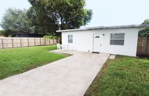 1040 NW 141st St, Miami, FL 33168
