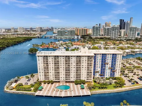400 Kings Point Dr #1114, Sunny Isles Beach, FL 33160