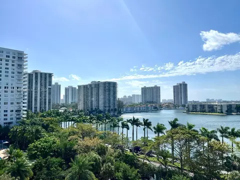 2801 NE 183rd St #808W, Aventura, FL 33160