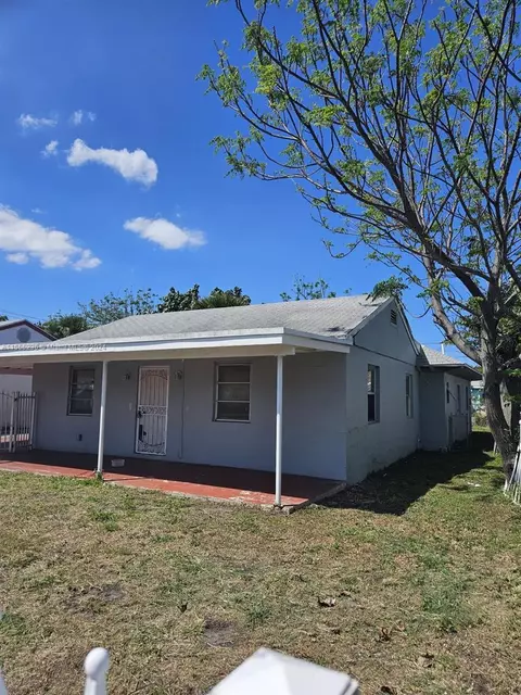 578 W 2nd St, Riviera Beach, FL 33404