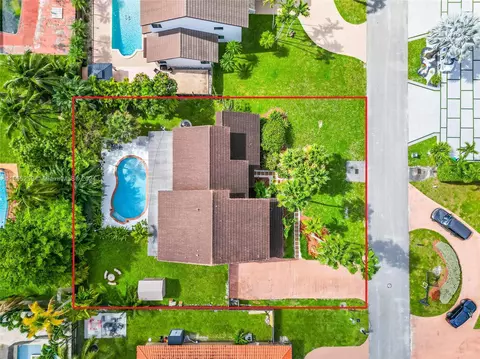 View/Area - 7300 N Augusta Dr, Hialeah, FL 33015 photo 1 of 2