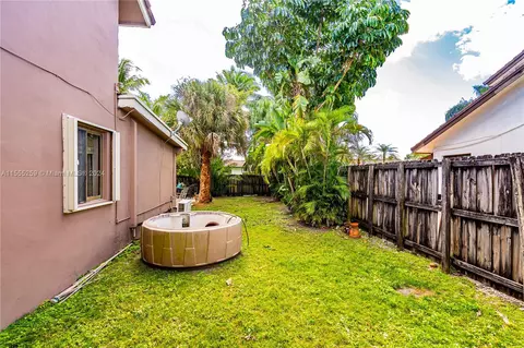 Exterior - 7300 N Augusta Dr, Hialeah, FL 33015 photo 3 of 6