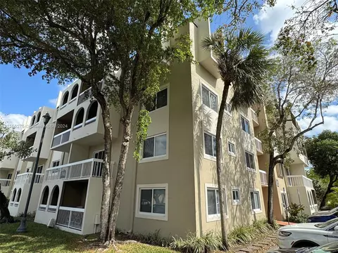 7707 Camino Real #B-210, Miami, FL 33143