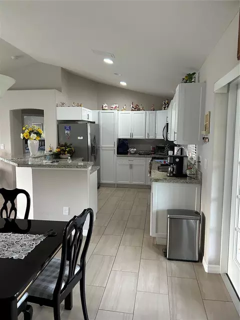 Kitchen - 635 Lemans Dr, Sebring, FL 33872 photo 1 of 4