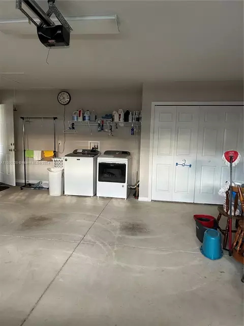 Exterior - 635 Lemans Dr, Sebring, FL 33872 photo 6 of 13