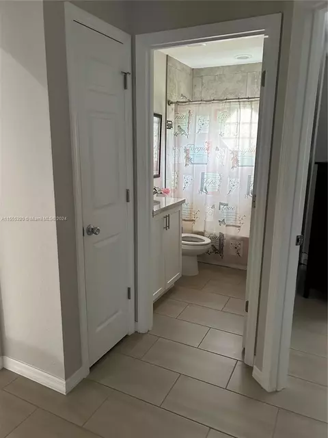 Bath - 635 Lemans Dr, Sebring, FL 33872 photo 1 of 4