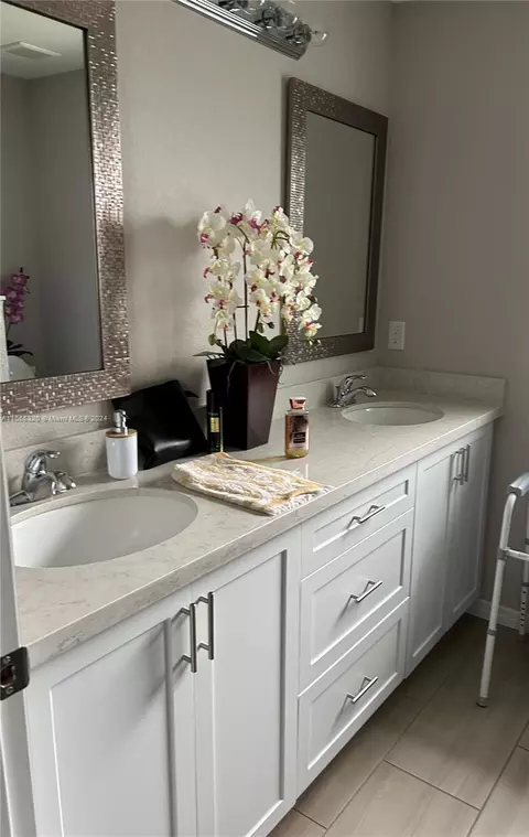 Bath - 635 Lemans Dr, Sebring, FL 33872 photo 3 of 4
