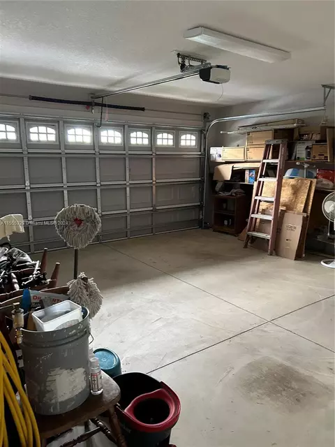 Exterior - 635 Lemans Dr, Sebring, FL 33872 photo 4 of 13