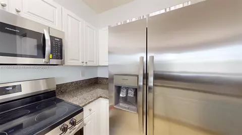 2932 SE 2nd Dr #27, Homestead, FL 33033