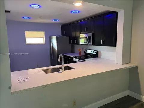 8765 Azalea Ct #202, Tamarac, FL 33321