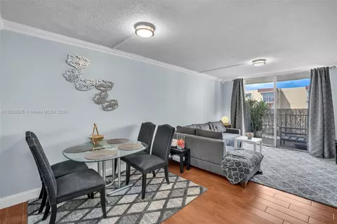 4320 Washington St #315, Hollywood, FL 33021