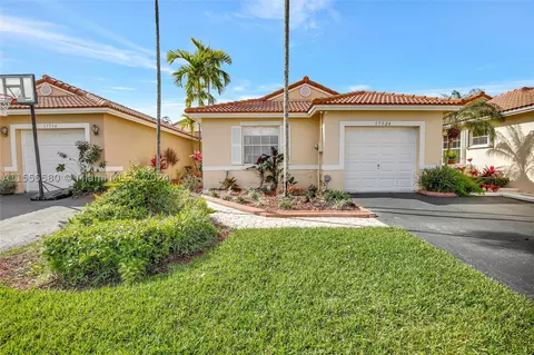 17324 NW 7th St, Pembroke Pines, FL 33029