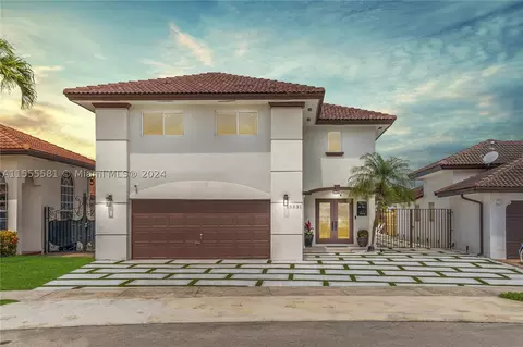15531 SW 35th Ter, Miami, FL 33185