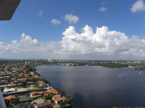 1000 W Island Blvd #2711, Aventura, FL 33160