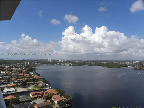 1000 W Island Blvd #2711, Aventura, FL 33160