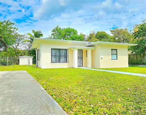 1215 NW 126th St, North Miami, FL 33167