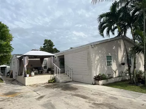 19800 SW 180th Ave #LOT 483, Miami, FL 33187