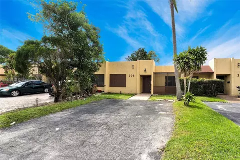 308 NW 43rd Pl, Pompano Beach, FL 33064