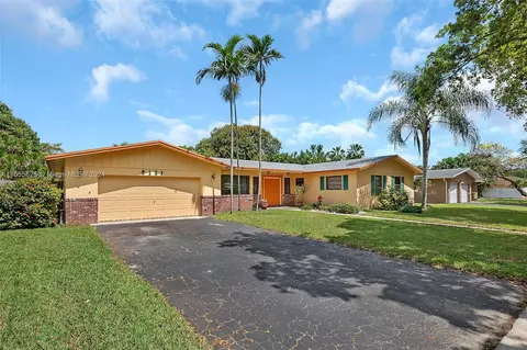 6151 SW 6th St, Plantation, FL 33317
