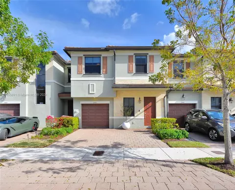 3383 W 100th Ter, Hialeah, FL 33018