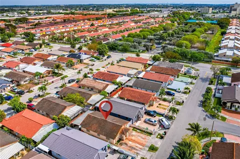 View/Area - 2439 W 70th St, Hialeah, FL 33016 photo 3 of 12