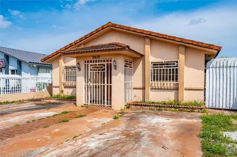 Exterior - 2439 W 70th St, Hialeah, FL 33016 photo 3 of 3